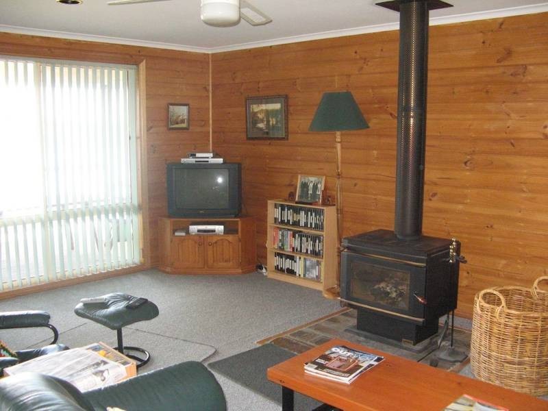 99 Arthur Highway, Dunalley TAS 7177