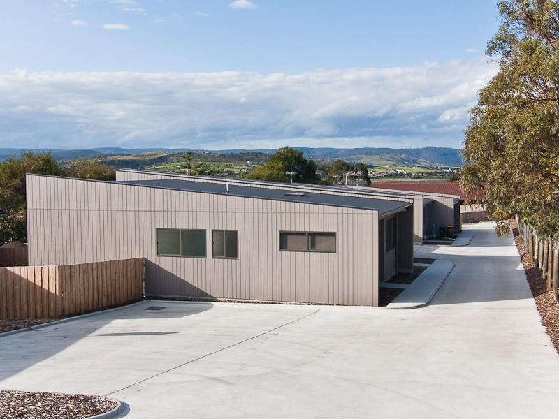 1 & 2/5 Northsun Place, Midway Point TAS 7171