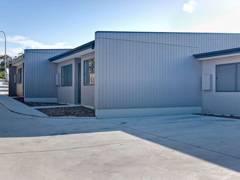 1 & 2/5 Northsun Place, Midway Point TAS 7171
