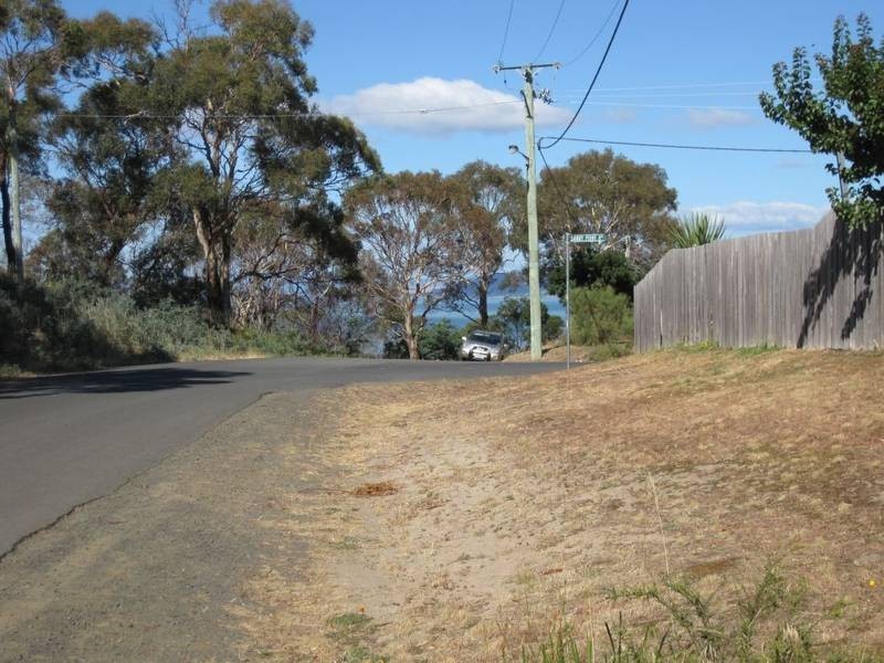 2 Rantons Road, Dodges Ferry TAS 7173