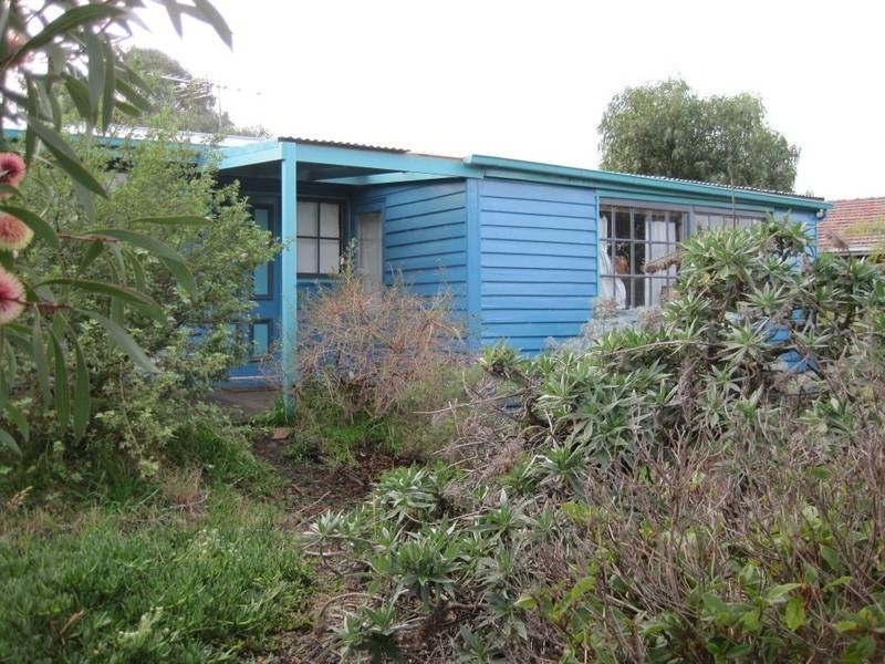 16 Erle Street, Carlton River TAS 7173