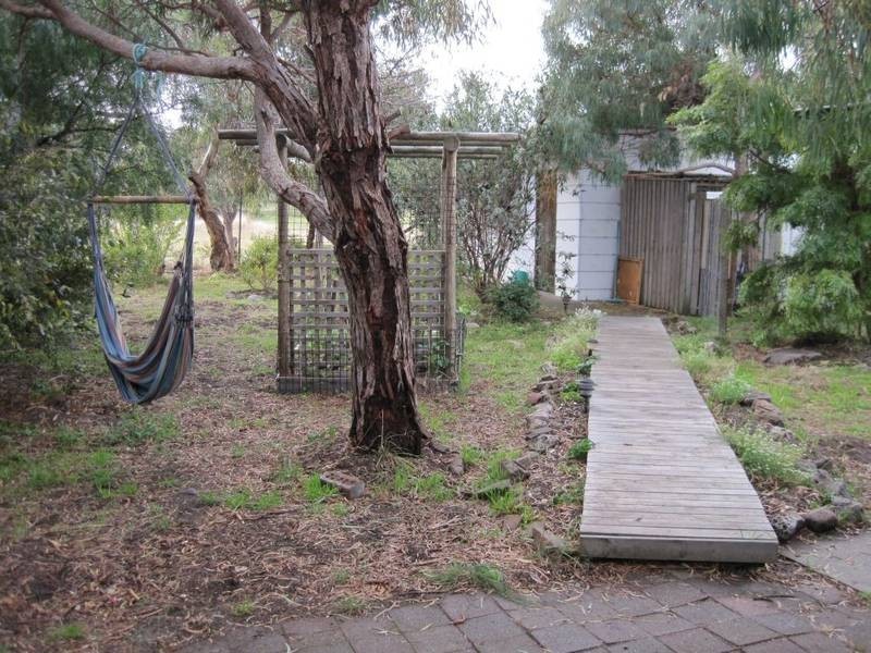 16 Erle Street, Carlton River TAS 7173