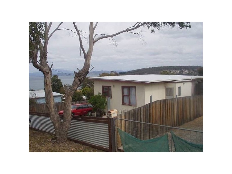 14 Rowan Avenue, Primrose Sands TAS 7173