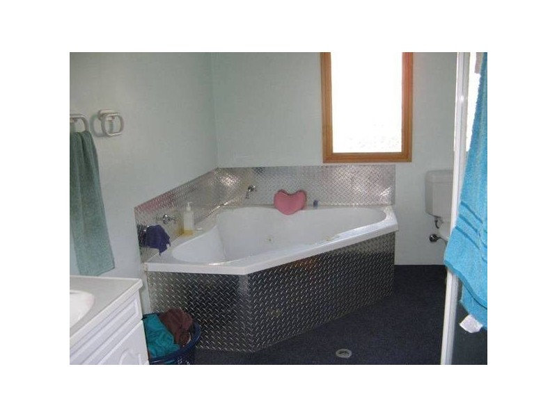 33 Tasman Highway, Orford TAS 7190