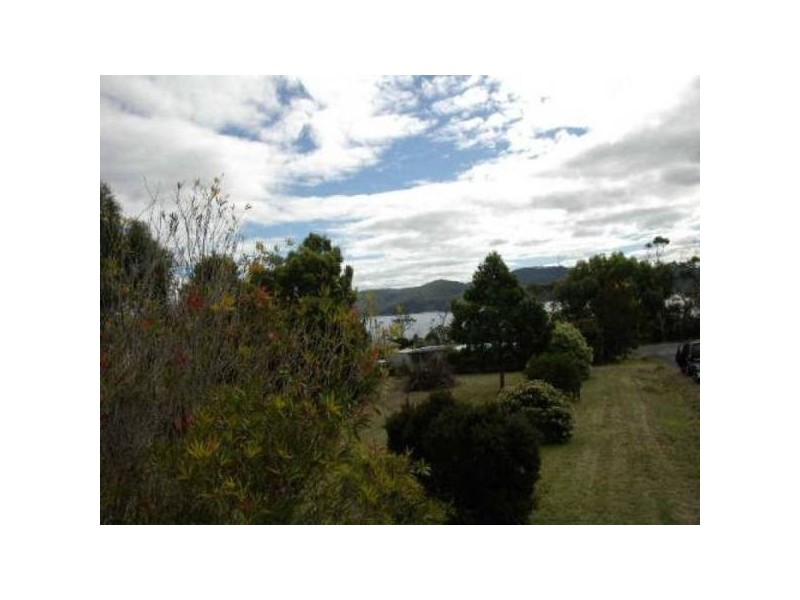4 Skeggs Avenue, White Beach TAS 7184