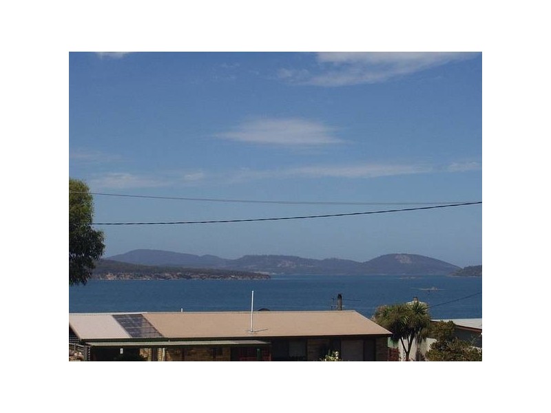 19 Oak Street, Primrose Sands TAS 7173