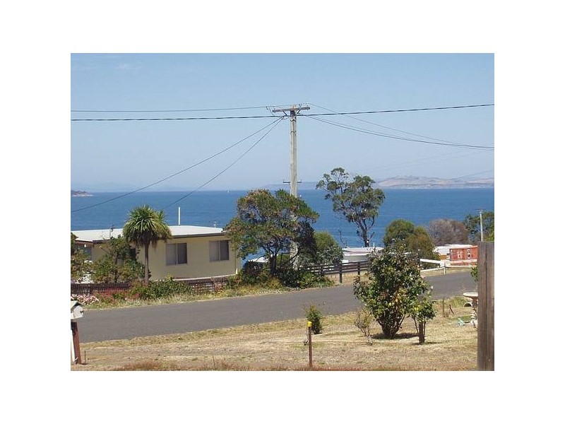 19 Oak Street, Primrose Sands TAS 7173