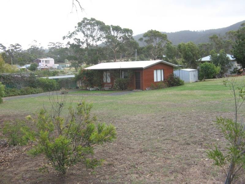 16 Church Street, Dunalley TAS 7177