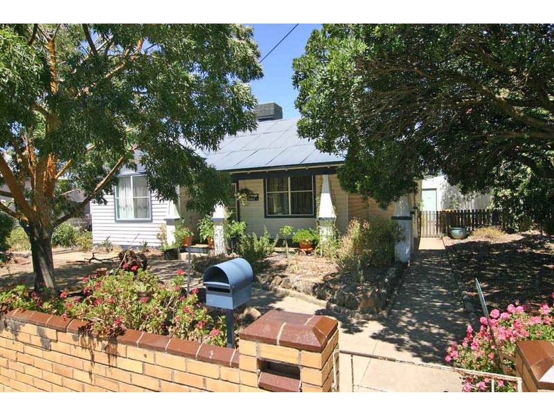 30 Benbow Street, Ararat VIC 3377