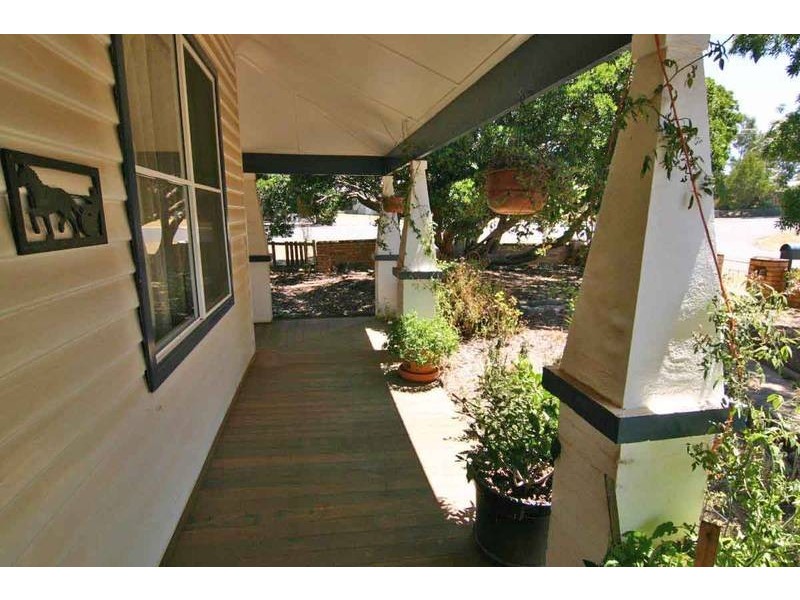 30 Benbow Street, Ararat VIC 3377