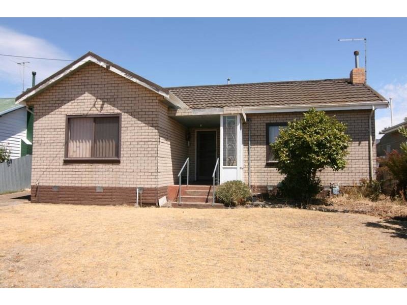 9 Clarke Street, Ararat VIC 3377