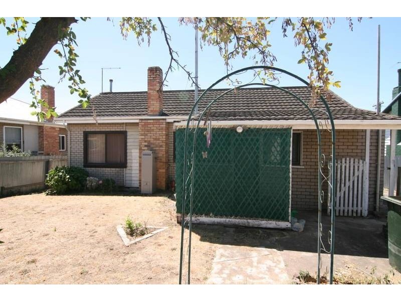 9 Clarke Street, Ararat VIC 3377