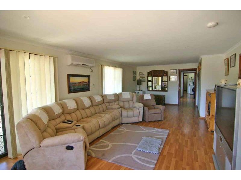 32 Railway Road, Ararat VIC 3377