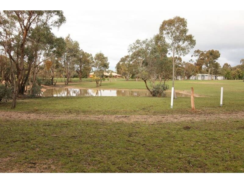 32 Railway Road, Ararat VIC 3377