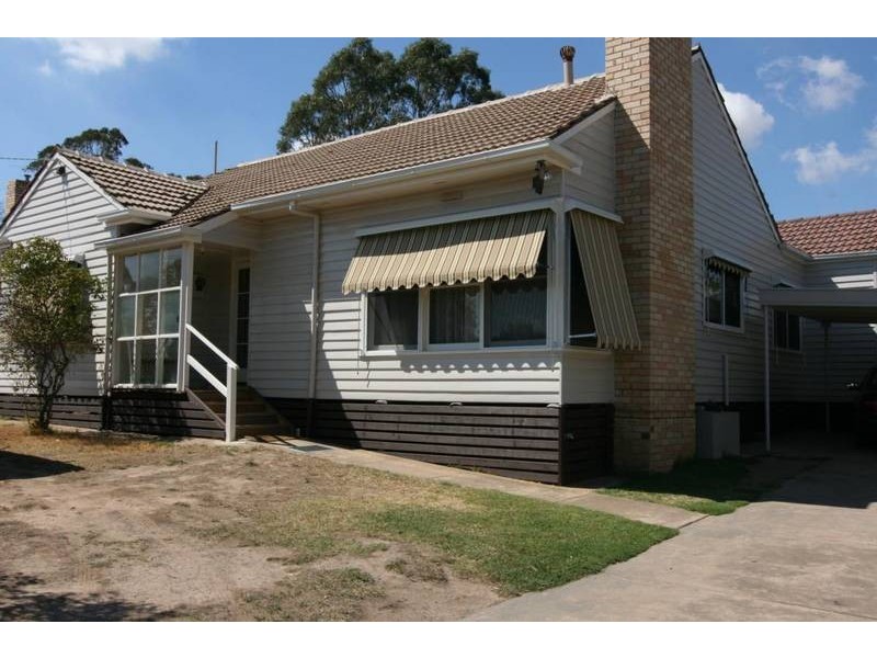 6 Aradale Avenue, Ararat VIC 3377