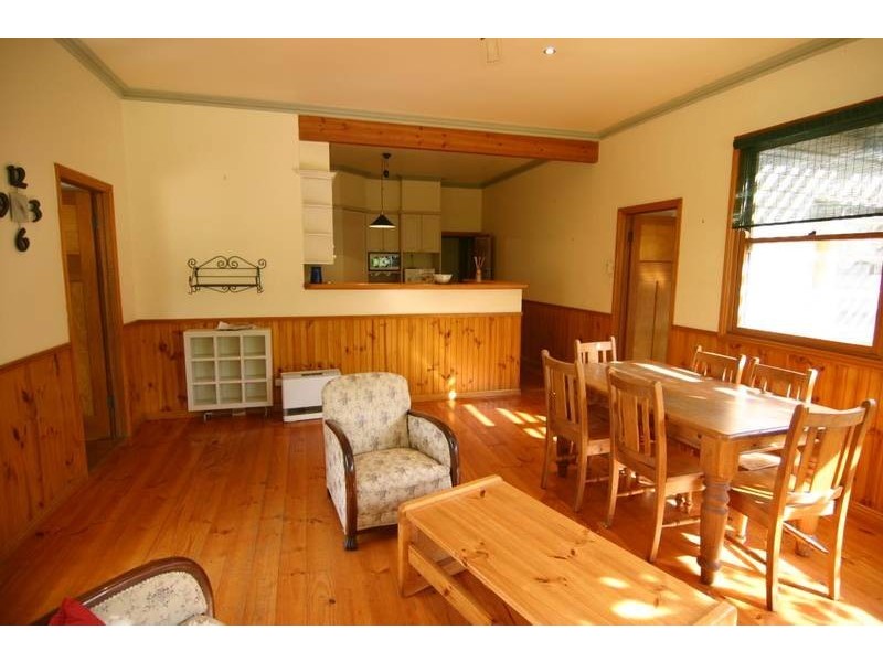 8 Minton Street, Ararat VIC 3377