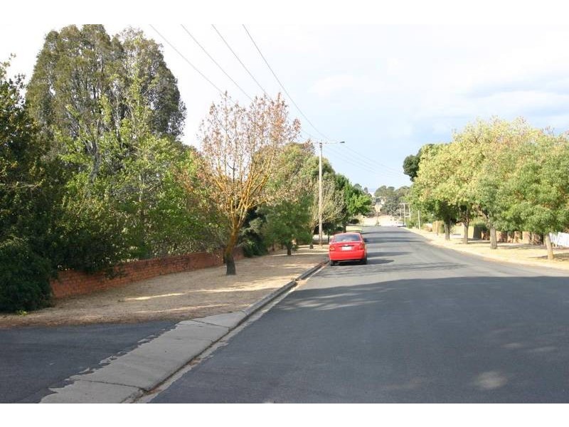 8 Minton Street, Ararat VIC 3377