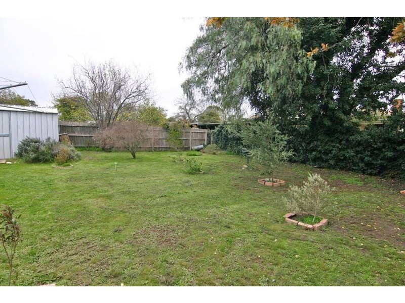 23 Churchill Ave, Ararat VIC 3377