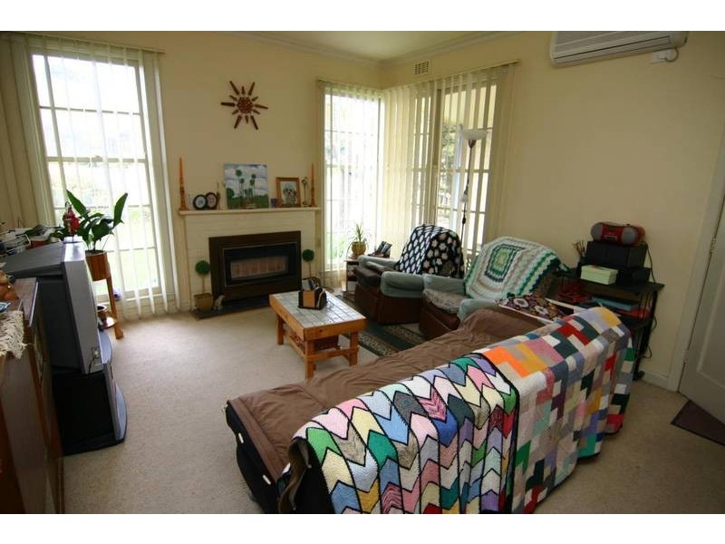 23 Churchill Ave, Ararat VIC 3377