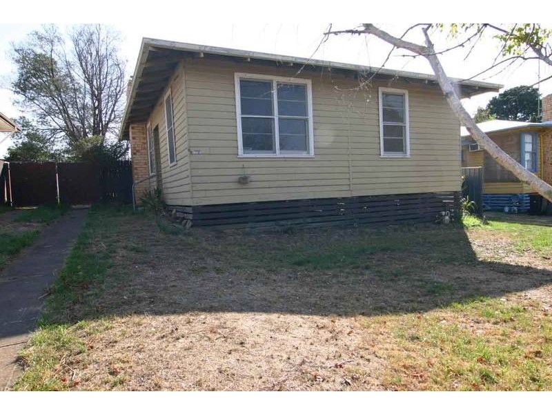 25 Montgomery Street, Ararat VIC 3377