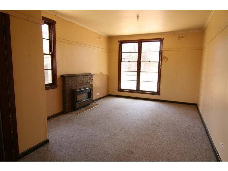 25 Montgomery Street, Ararat VIC 3377