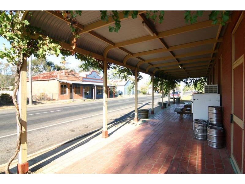 39 Burke Street, Landsborough VIC 3384