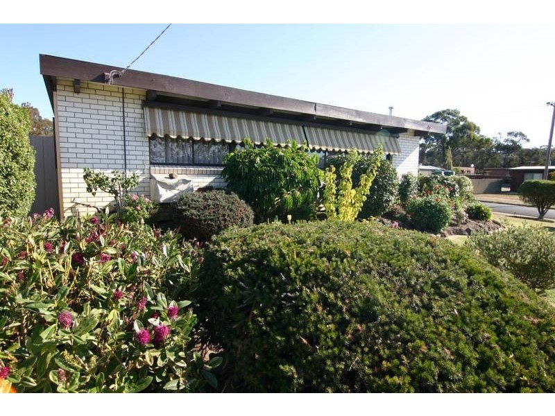 15 Ellerker Avenue, Ararat VIC 3377