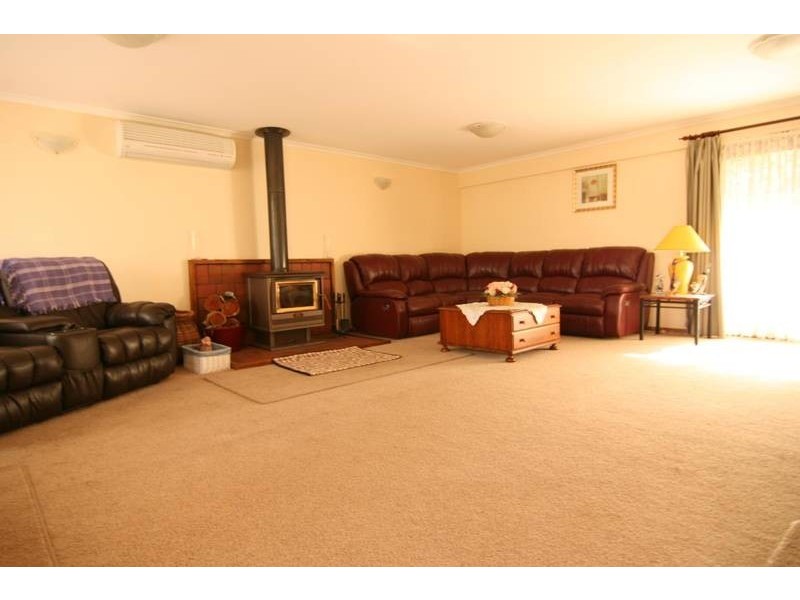 20 Golf Links Road, Ararat VIC 3377