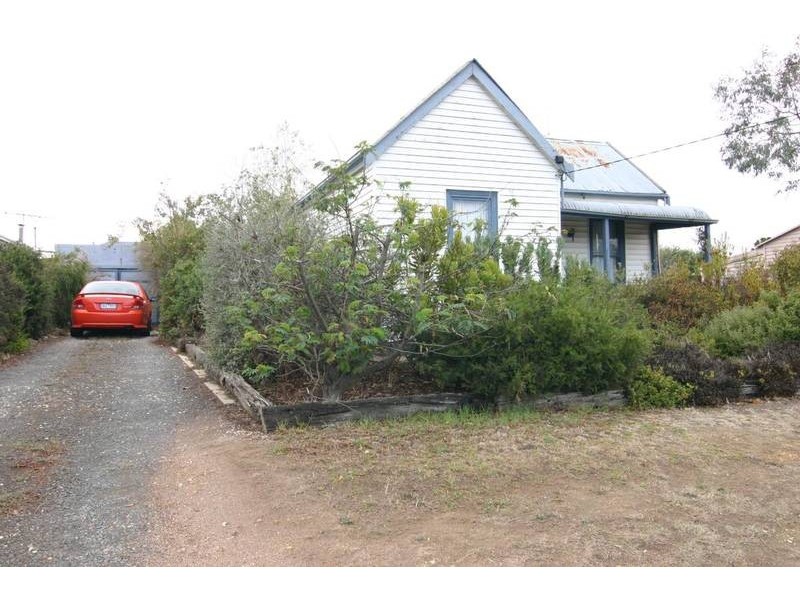 11 Ford Street, Ararat VIC 3377