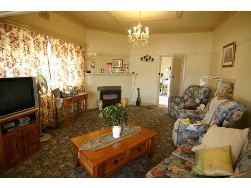 15 McGibbony Street, Ararat VIC 3377