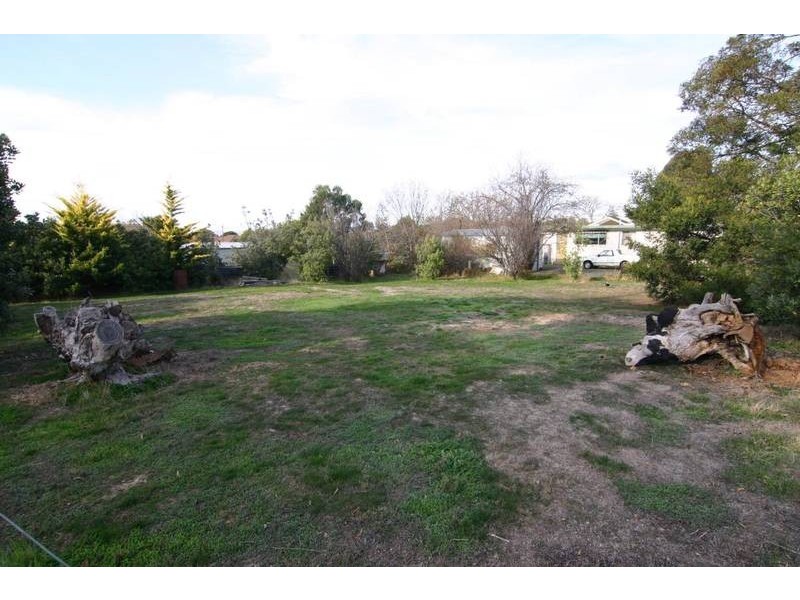 83 Banfield Street, Ararat VIC 3377