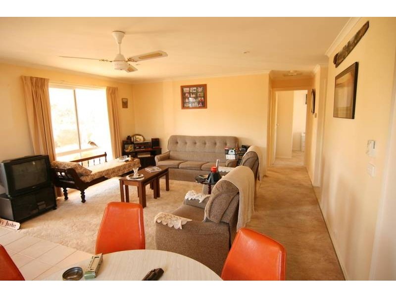 33 Byerly Street, Elmhurst VIC 3469