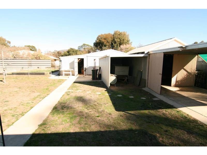 33 Byerly Street, Elmhurst VIC 3469