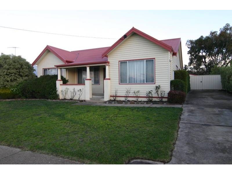 9 Henderson Street, Ararat VIC 3377
