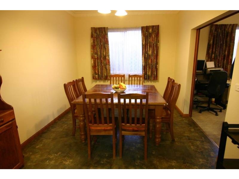 9 Henderson Street, Ararat VIC 3377