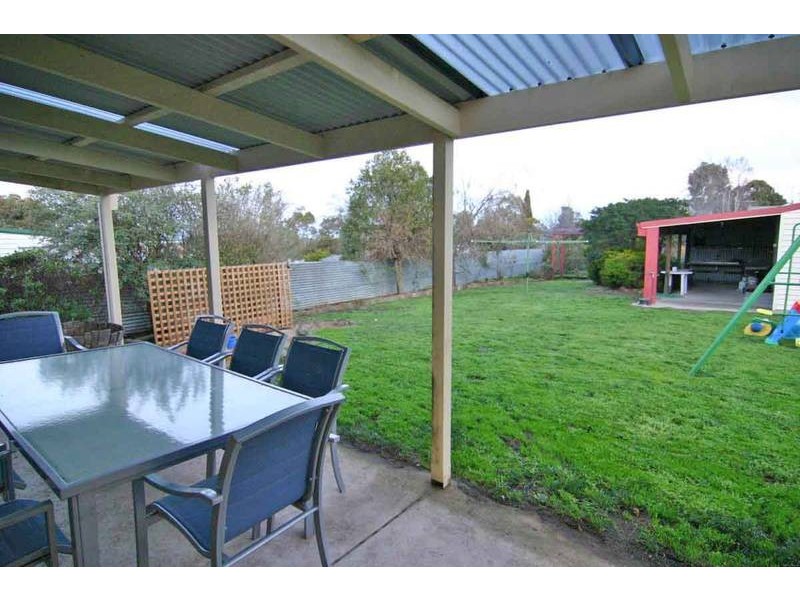 9 Henderson Street, Ararat VIC 3377