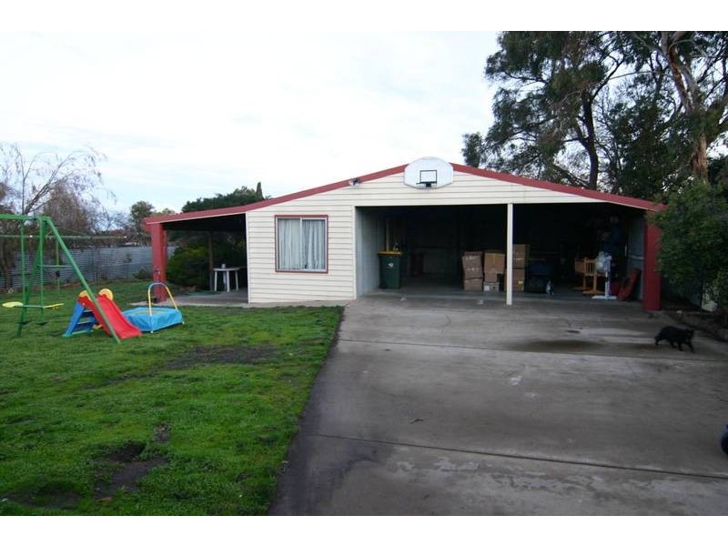 9 Henderson Street, Ararat VIC 3377