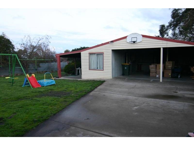 9 Henderson Street, Ararat VIC 3377