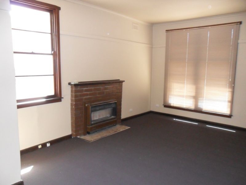 25 Montgomery Street, Ararat VIC 3377