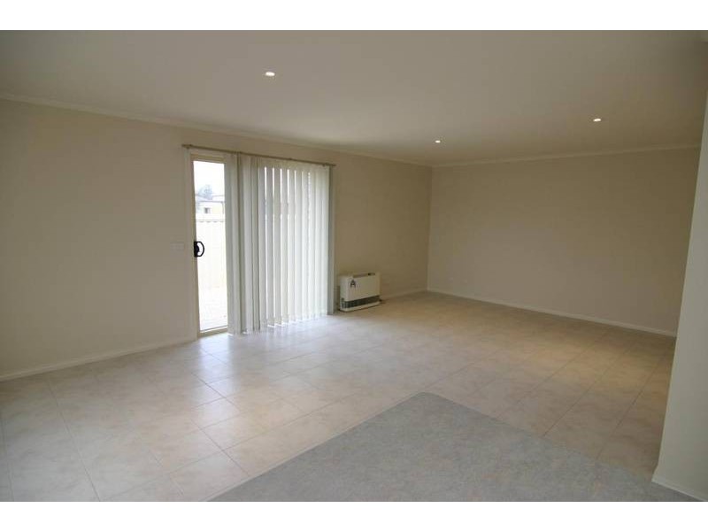 2/6 Queens Avenue, Ararat VIC 3377