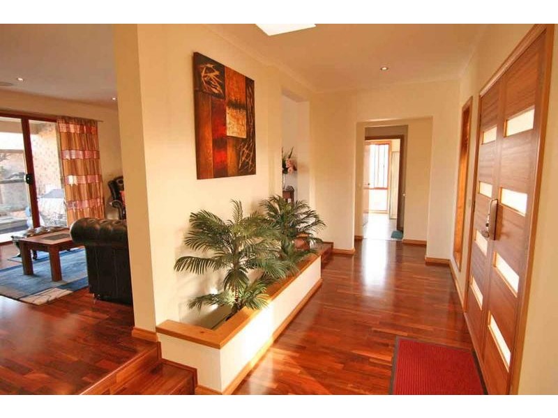 9 Lobelia Drive, Ararat VIC 3377