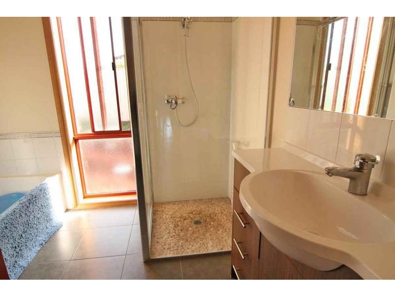 9 Lobelia Drive, Ararat VIC 3377