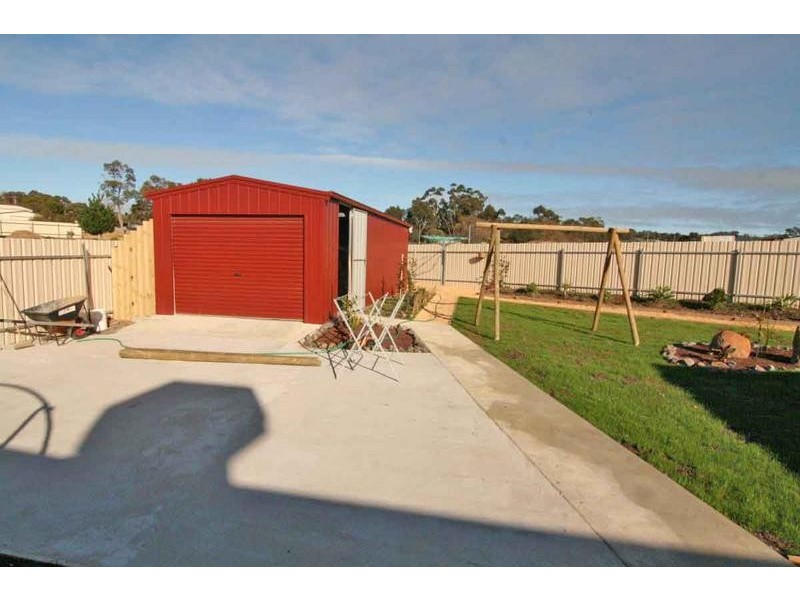 9 Lobelia Drive, Ararat VIC 3377