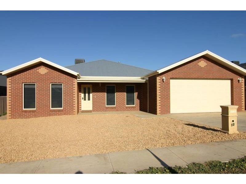 13 Hucker Street, Ararat VIC 3377