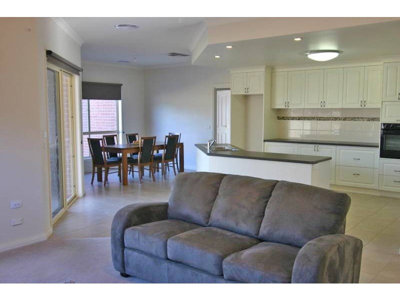 13 Hucker Street, Ararat VIC 3377