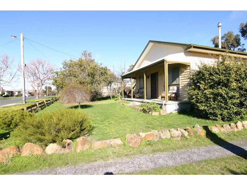 16 Coad street, Ararat VIC 3377