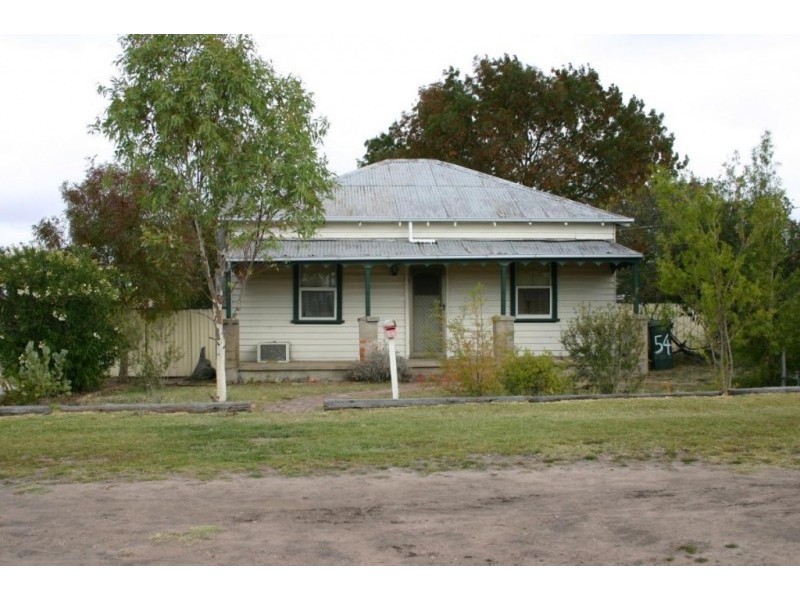 54 McLellan Street, Ararat VIC 3377