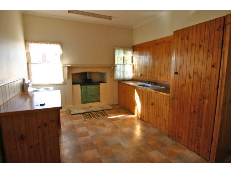 54 McLellan Street, Ararat VIC 3377