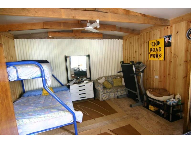 2083 Glenelg Highway, Lake Bolac VIC 3351