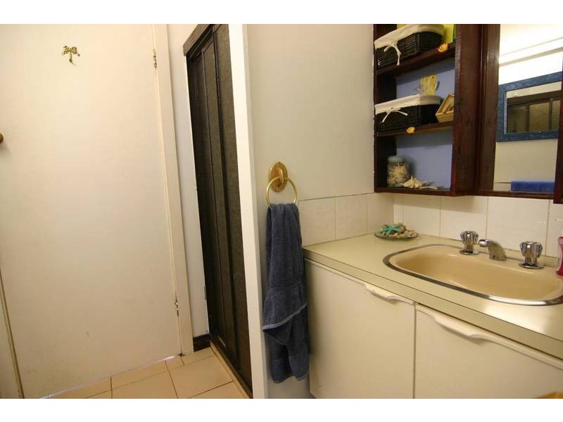 2083 Glenelg Highway, Lake Bolac VIC 3351